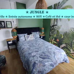 T2 Jungle Centre De Au Calme Coté Cour Apartamento